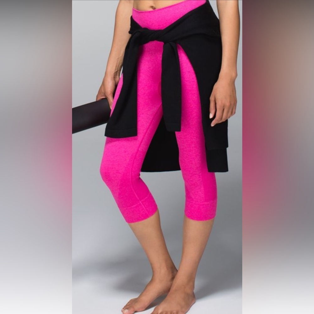 Lululemon Seamlessly Street Crop Jewelled Magenta size 4